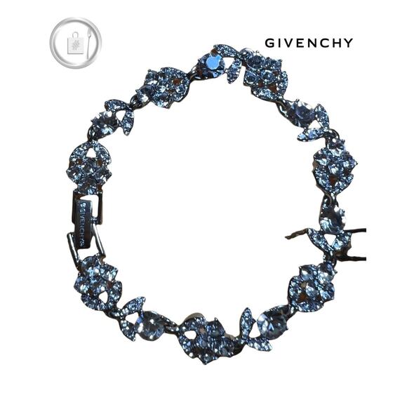 Givenchy - Picture 1 of 11